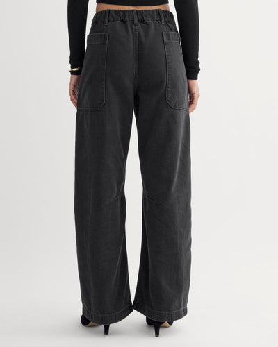 Czarne jeans wide leg – modne i stylowe