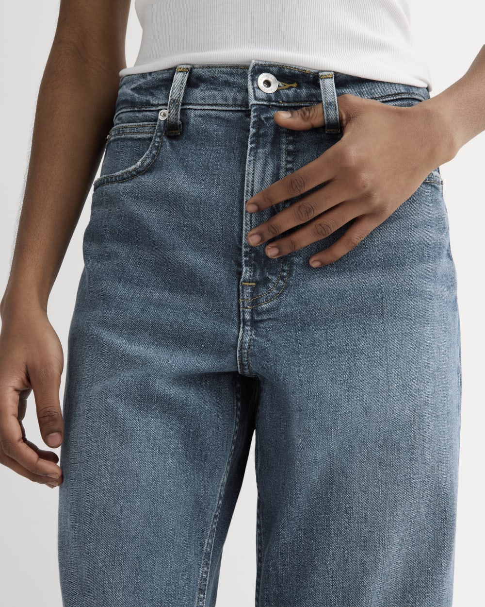 Jeans straight fit – ponadczasowe i uniwersalne
