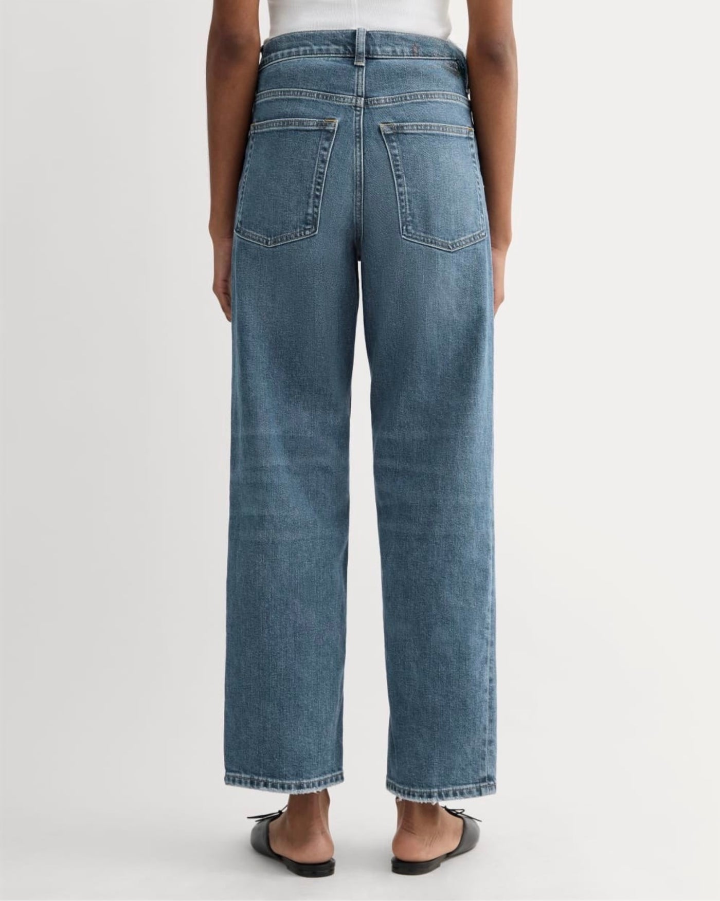Jeans straight fit – ponadczasowe i uniwersalne