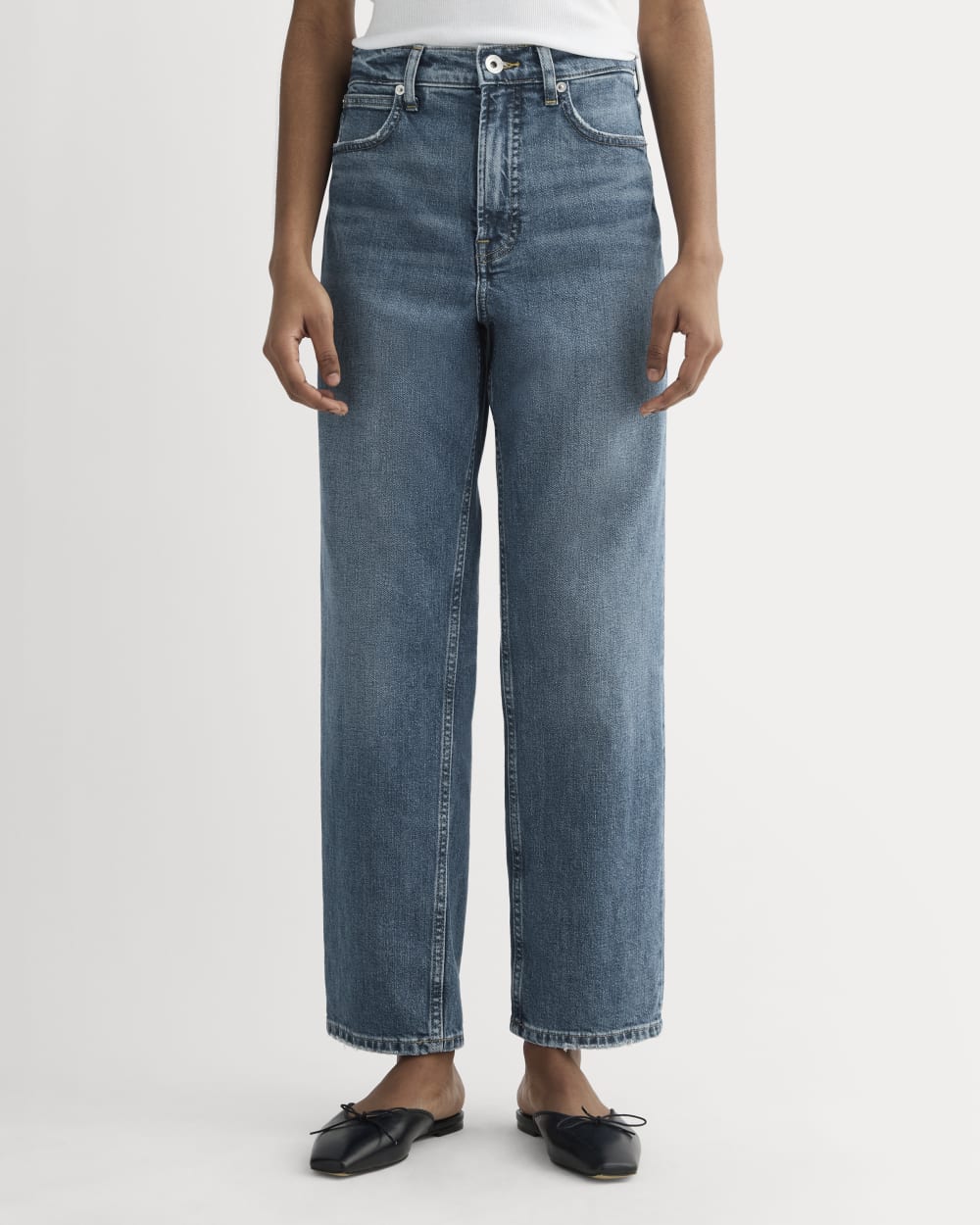 Jeans straight fit – ponadczasowe i uniwersalne