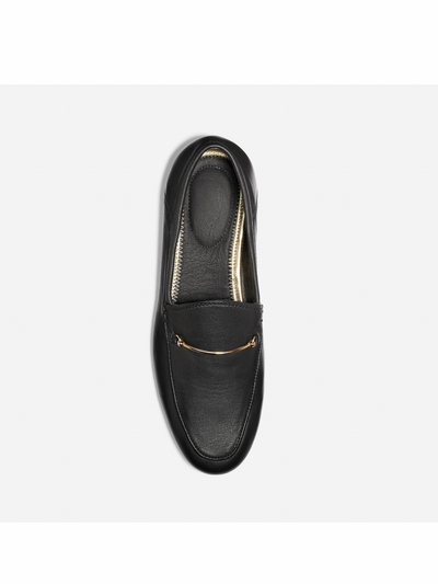 Czarne loafersy ze złotym detalem – stylowe i ponadczasowe