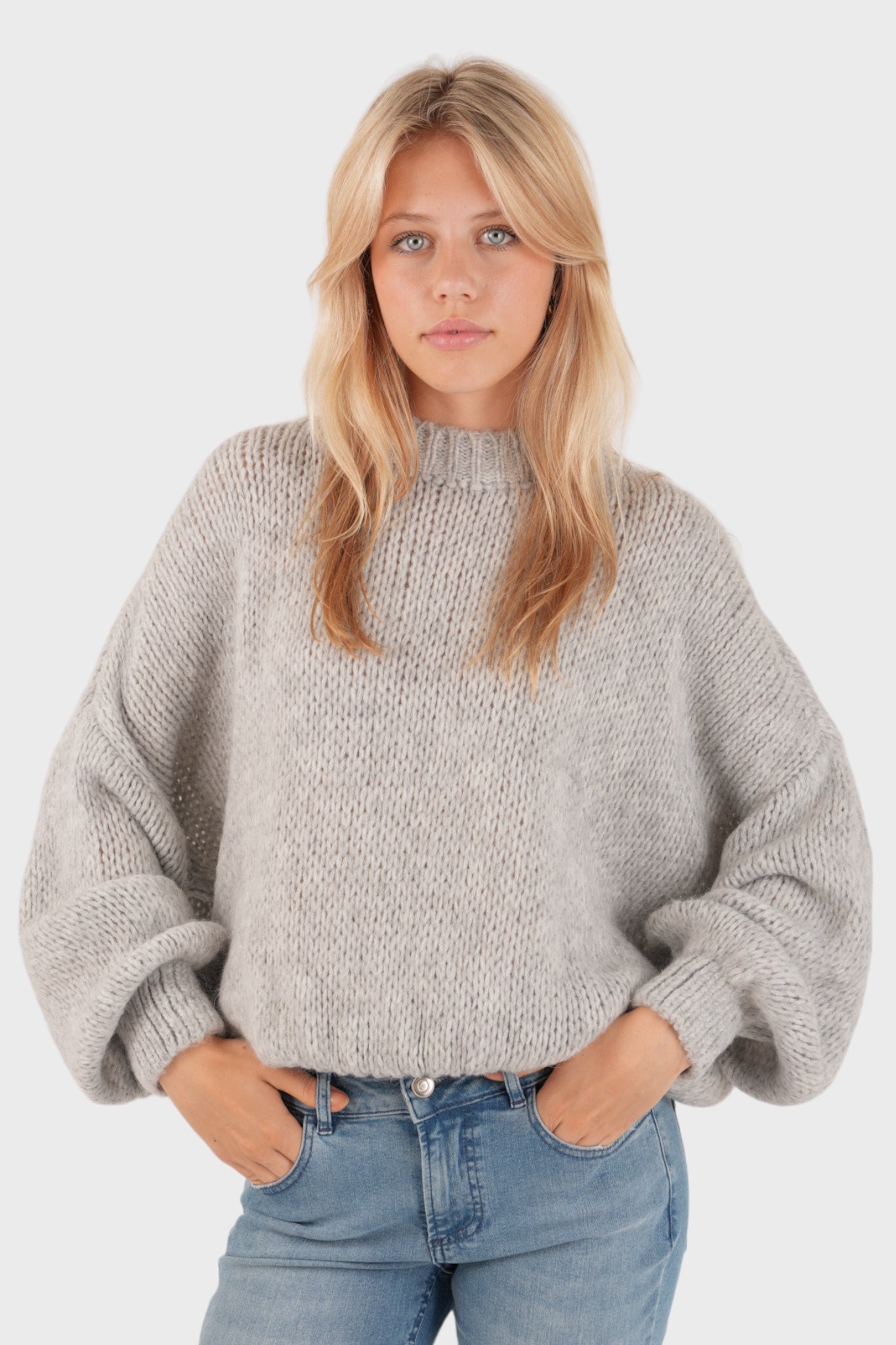 Oversize Sweter Dziergany – Szary