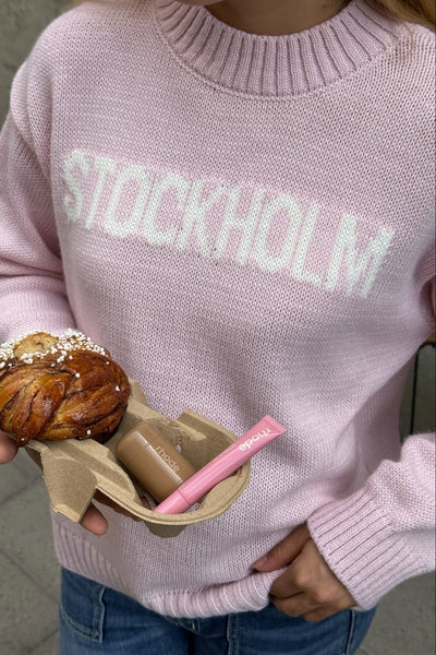 Różowy sweter STOCKHOLM – modny i przytulny