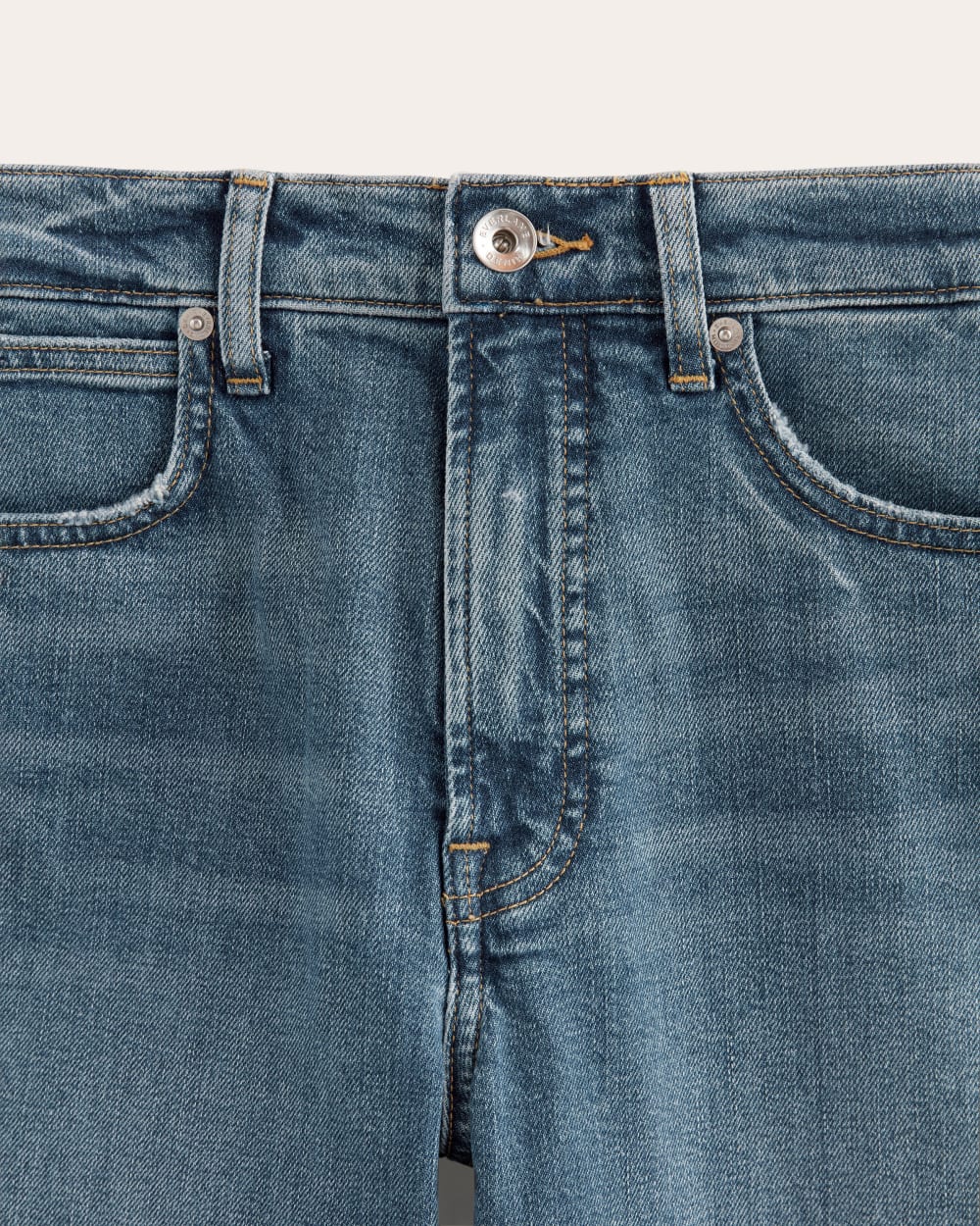 Jeans straight fit – ponadczasowe i uniwersalne